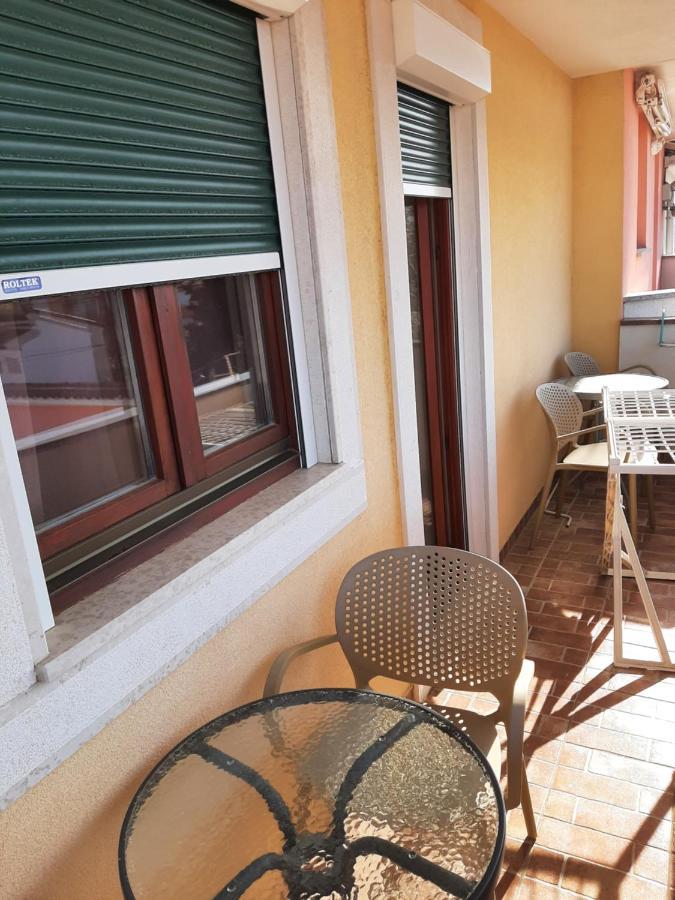 Apartment Mamut Premantura Esterno foto