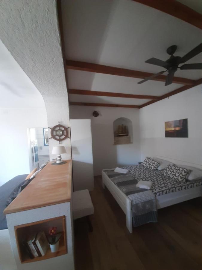 Apartment Mamut Premantura Esterno foto